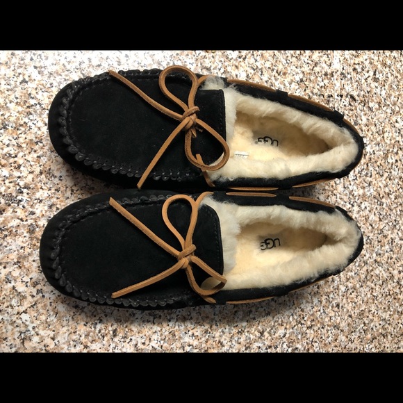 UGG Shoes - UGG Black Dakota Slipper Shoes Size 6 New